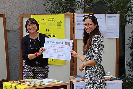 Scheckübergabe nach Sponsorenlauf